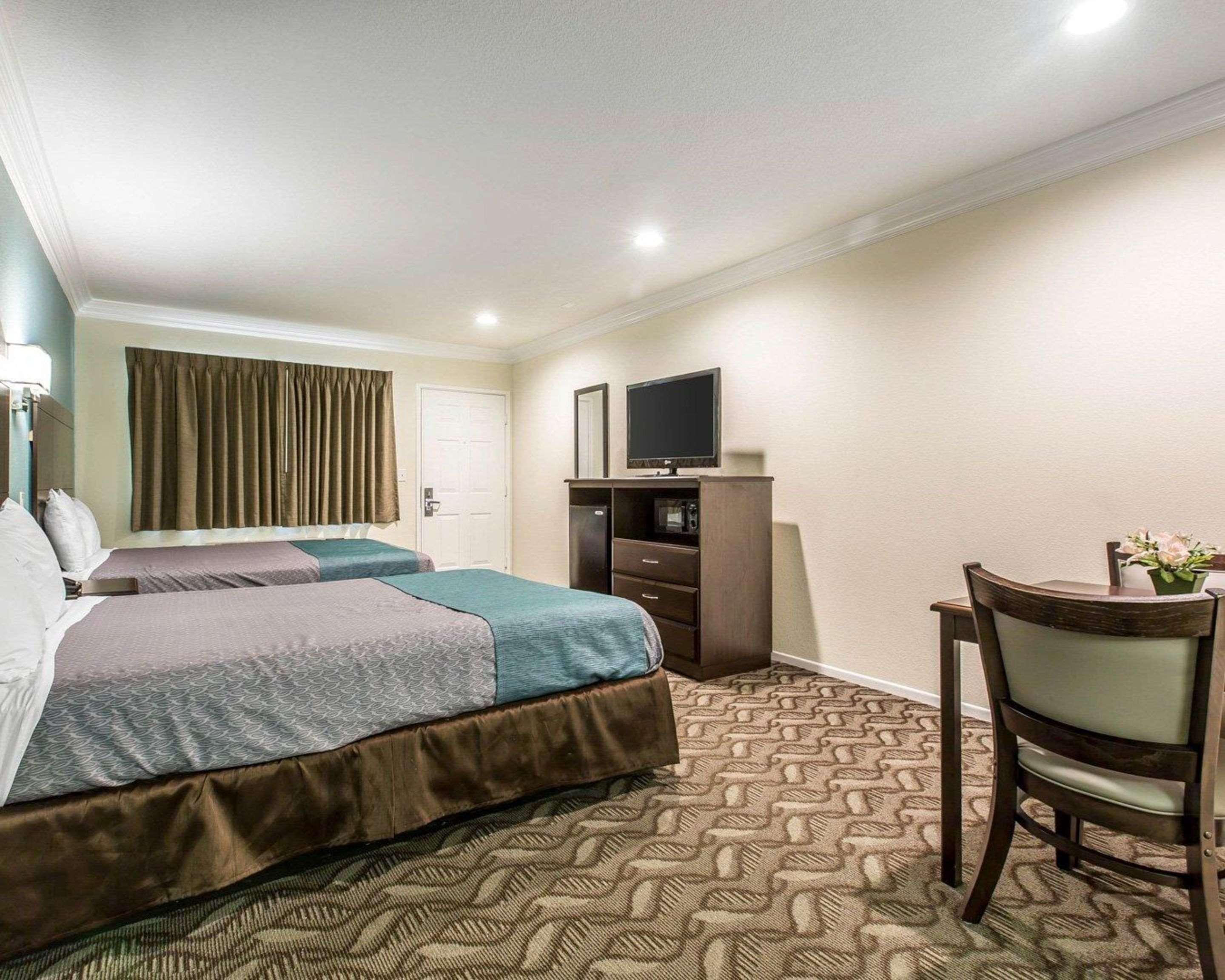 Rodeway Inn & Suites Inglewood Exterior photo